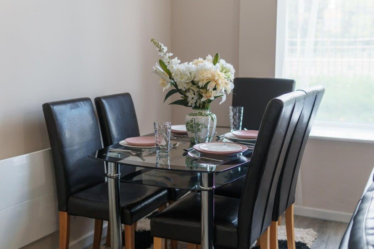 Apartment Bright 1 Bed Flat - Sleeps 3 *