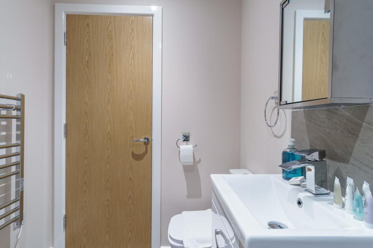 Bright 1 Bed Flat - Sleeps 3 Apartment Manchester