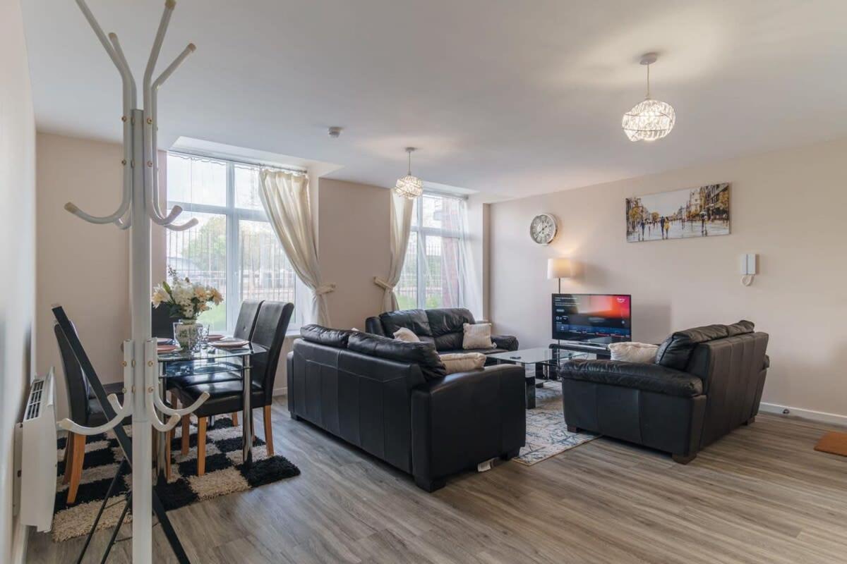 Bright 1 Bed Flat - Sleeps 3 Apartment *